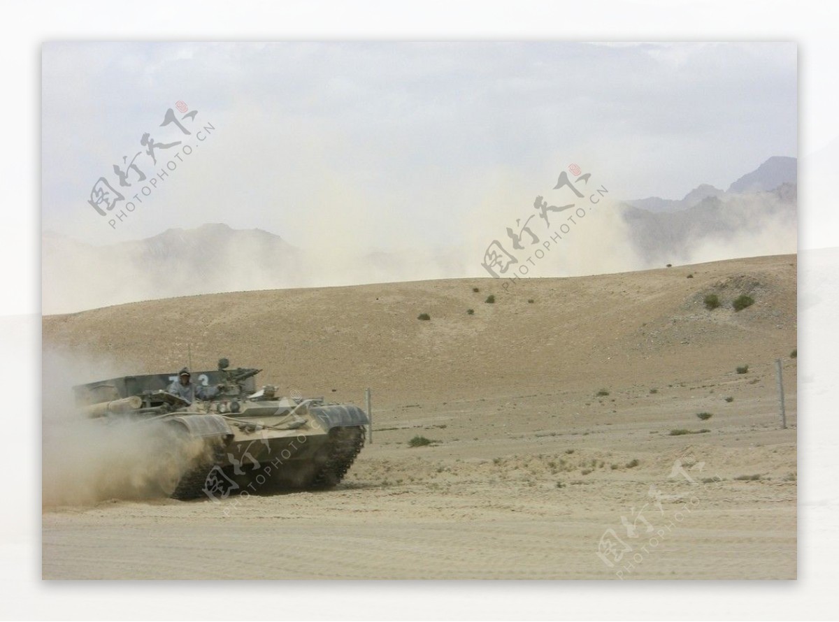 沙漠铁甲威龙图片