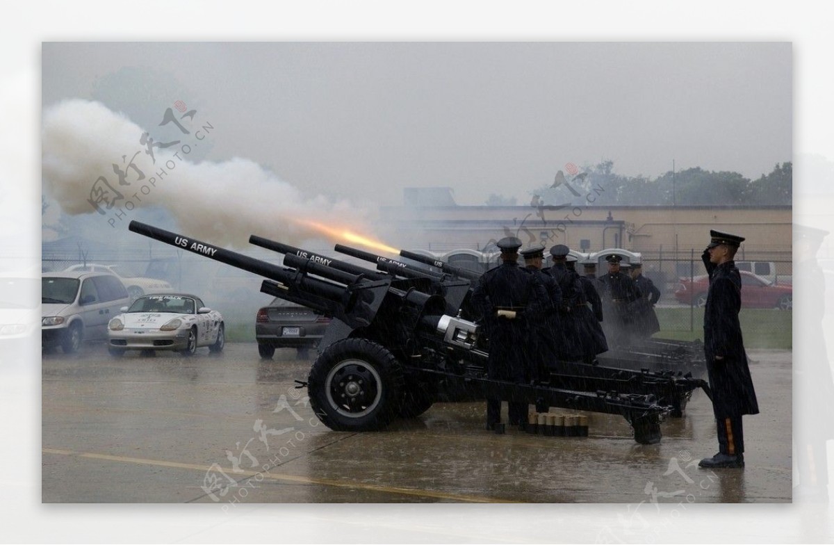 美国陆军M53英寸礼炮鸣放图片