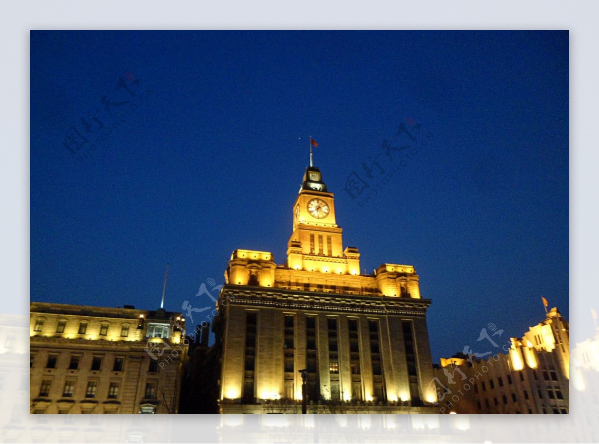 外滩建筑群夜景图片