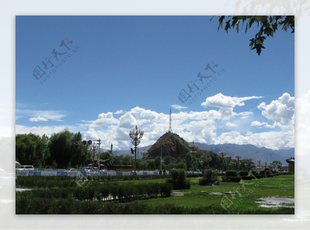 西藏布达拉宫广场图片