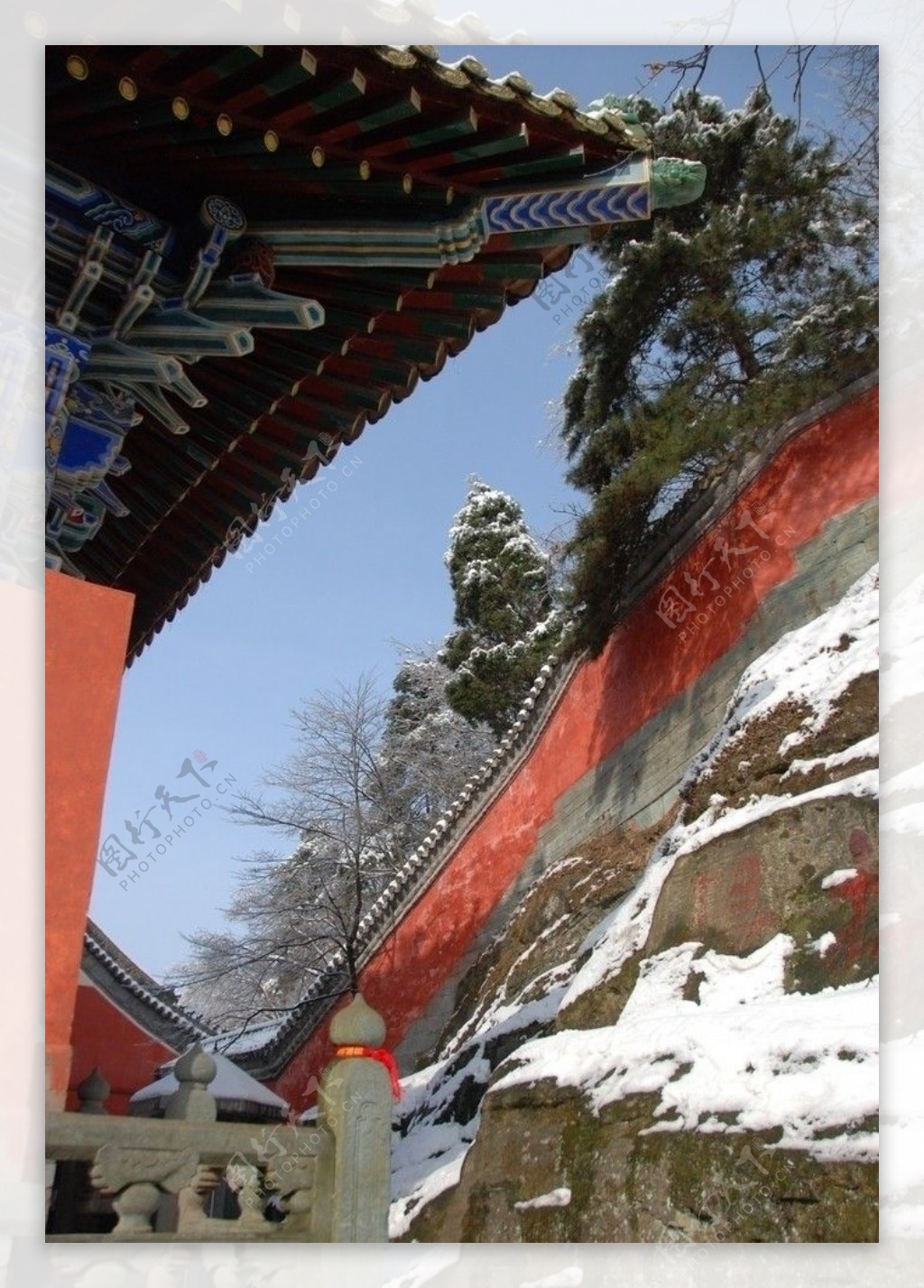 武当山红墙碧瓦5图片