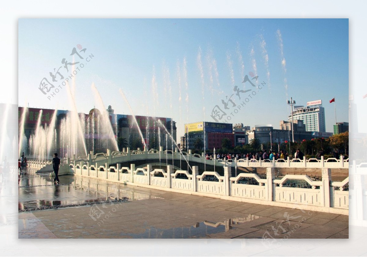 南昌八一广场音乐喷泉图片