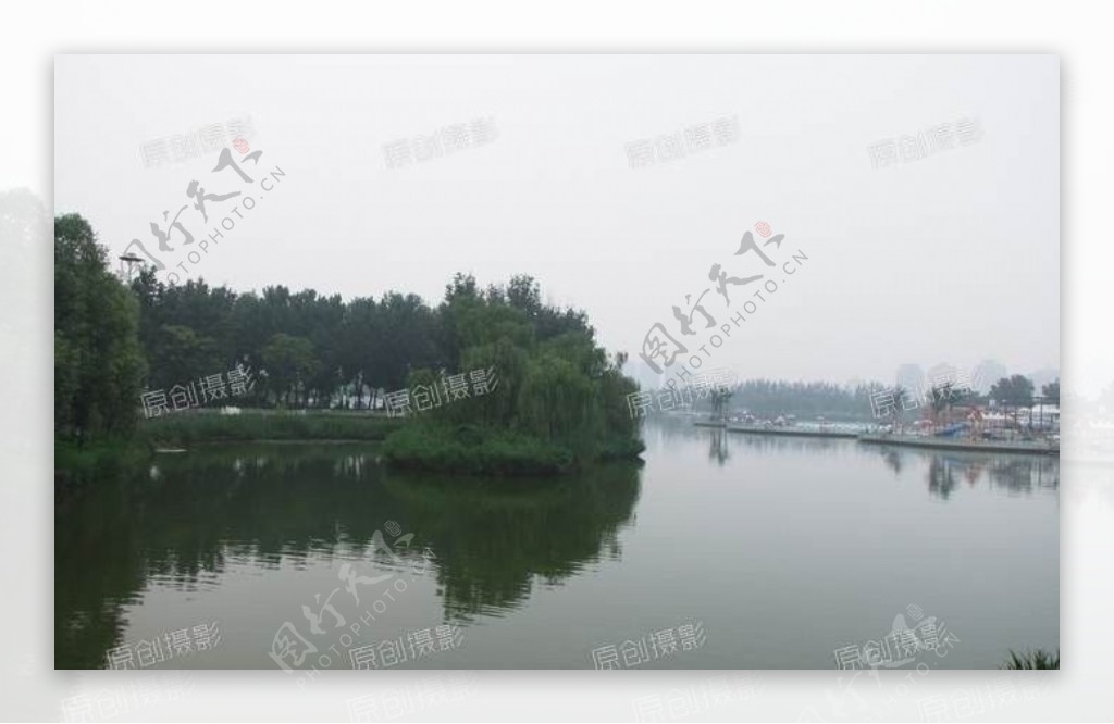 朝阳公园湖面景色图片
