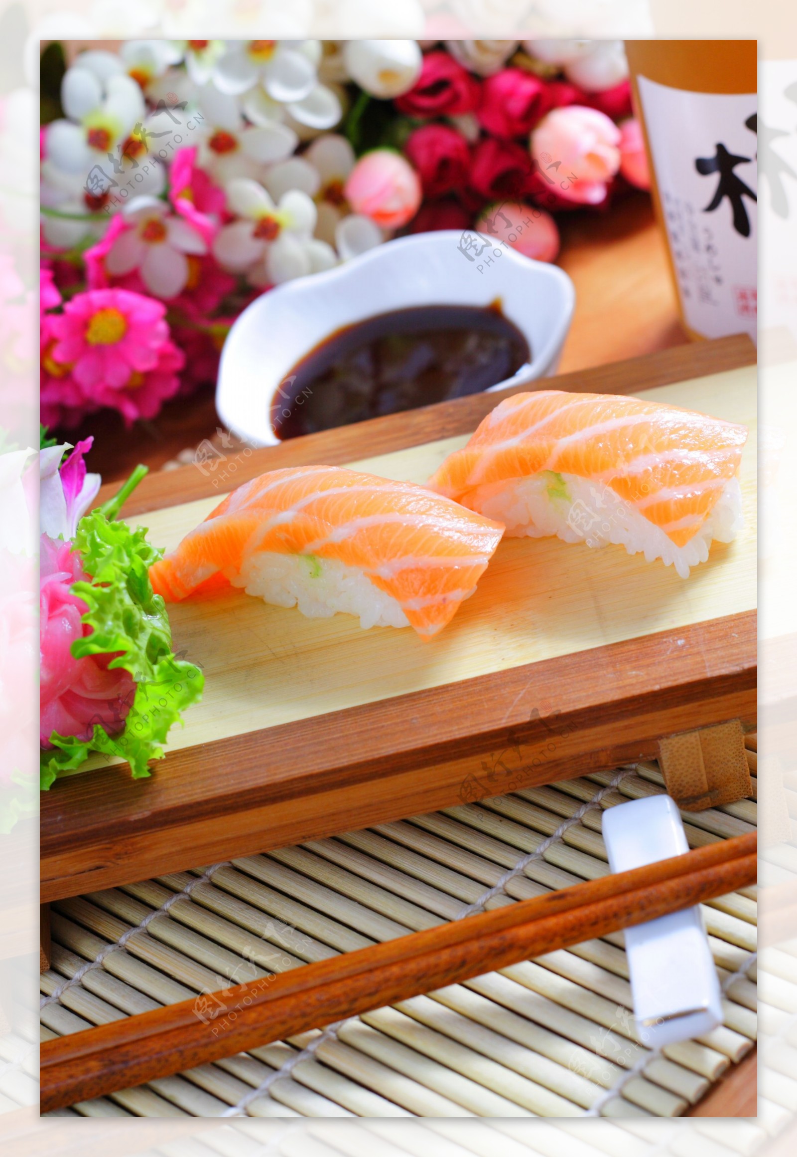 纹鱼寿司图片