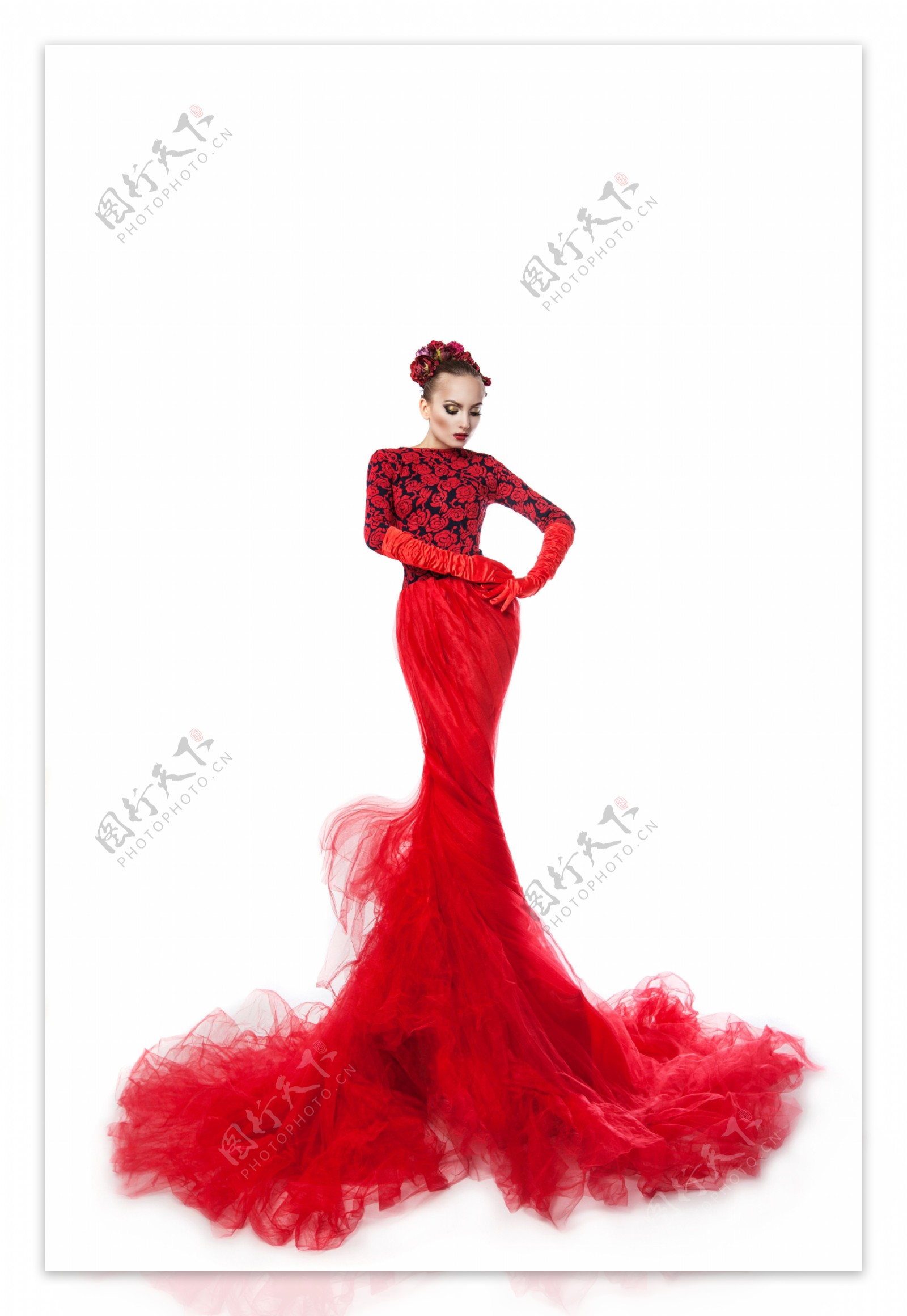 红裙美女图片