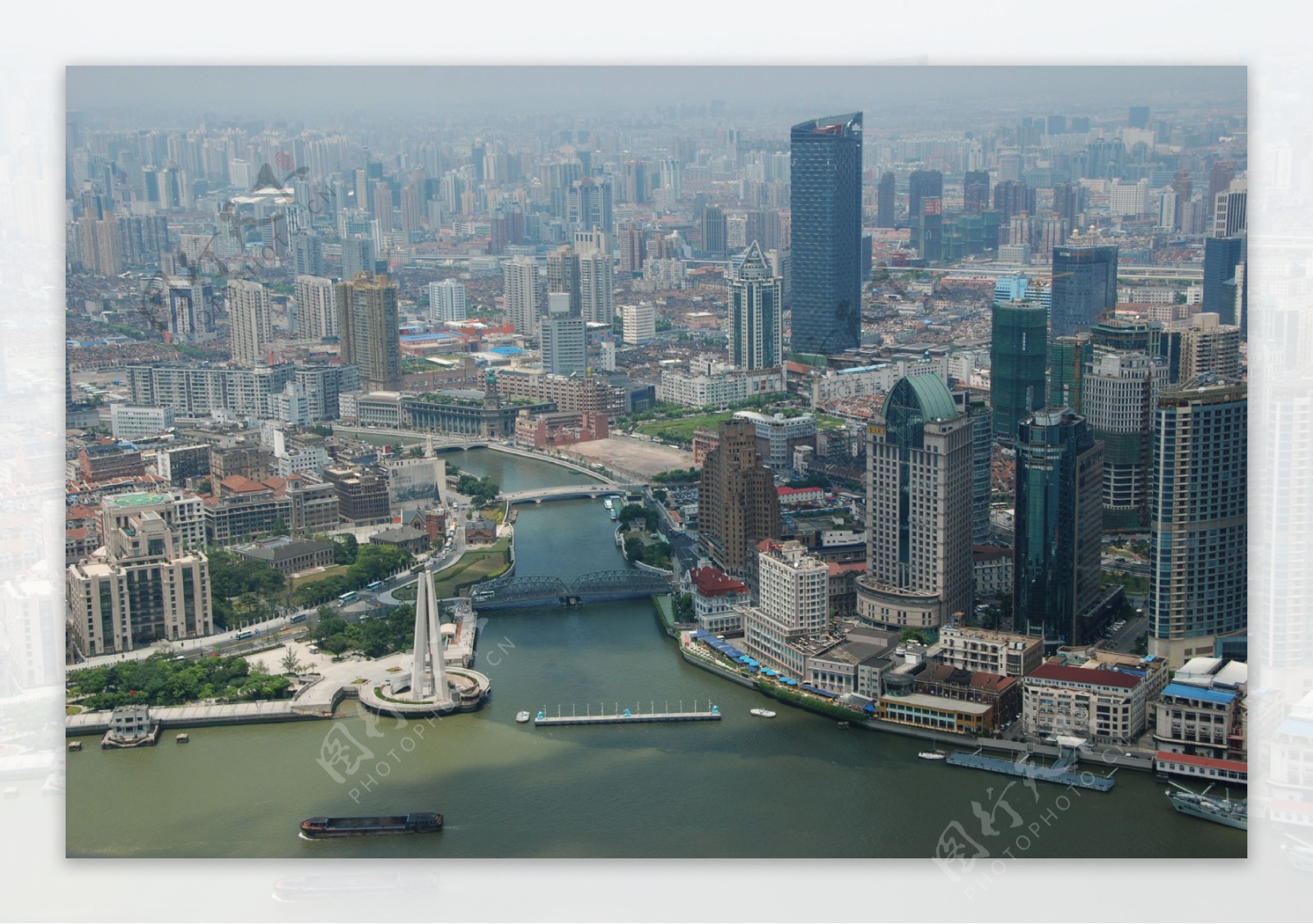 上海黄浦江苏州河交汇处俯瞰图片