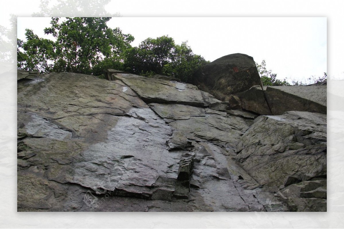 岩石峭壁图片
