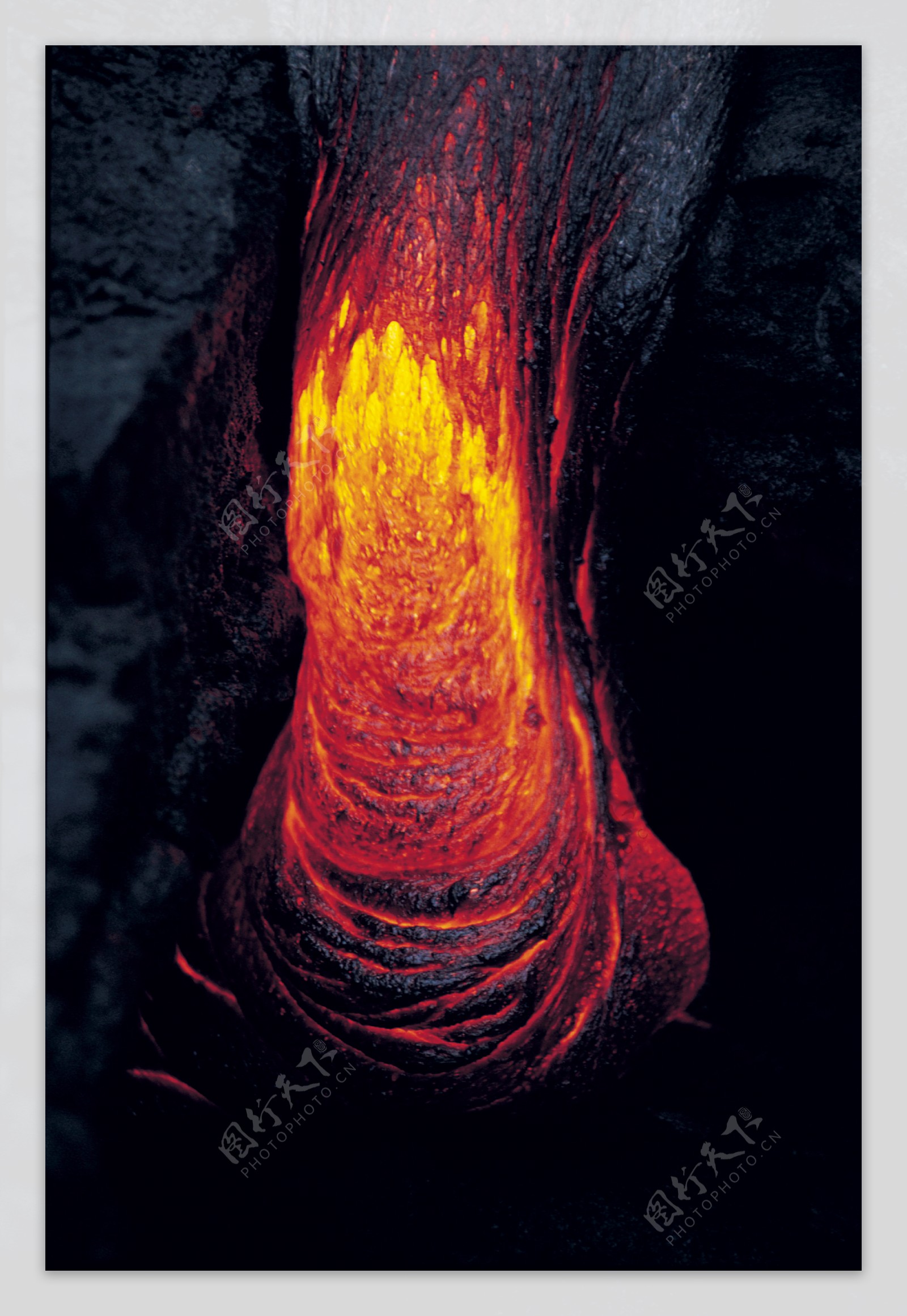 火山溶岩图片