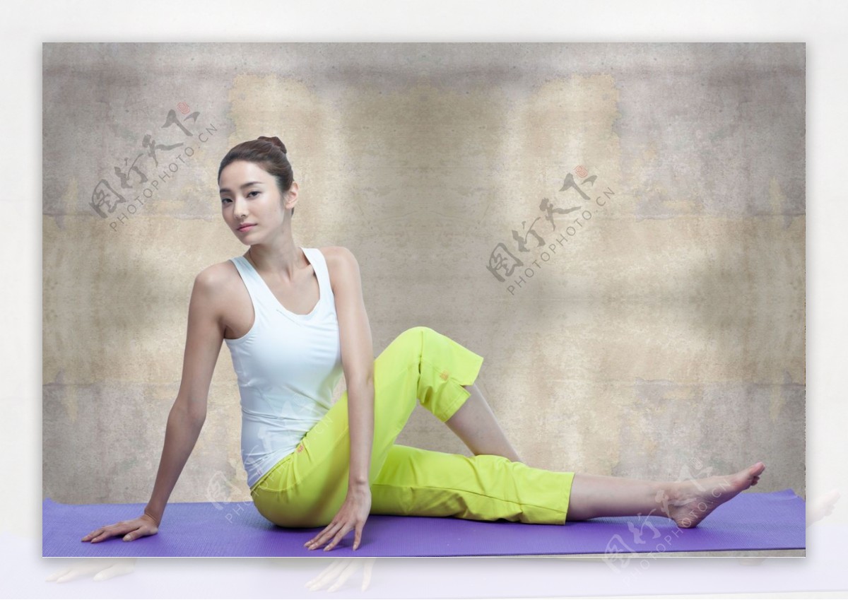 瑜伽女性韩彩英图片