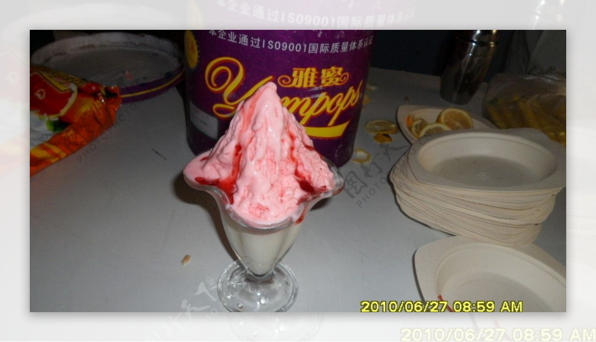 冰淇淋双色奶昔图片