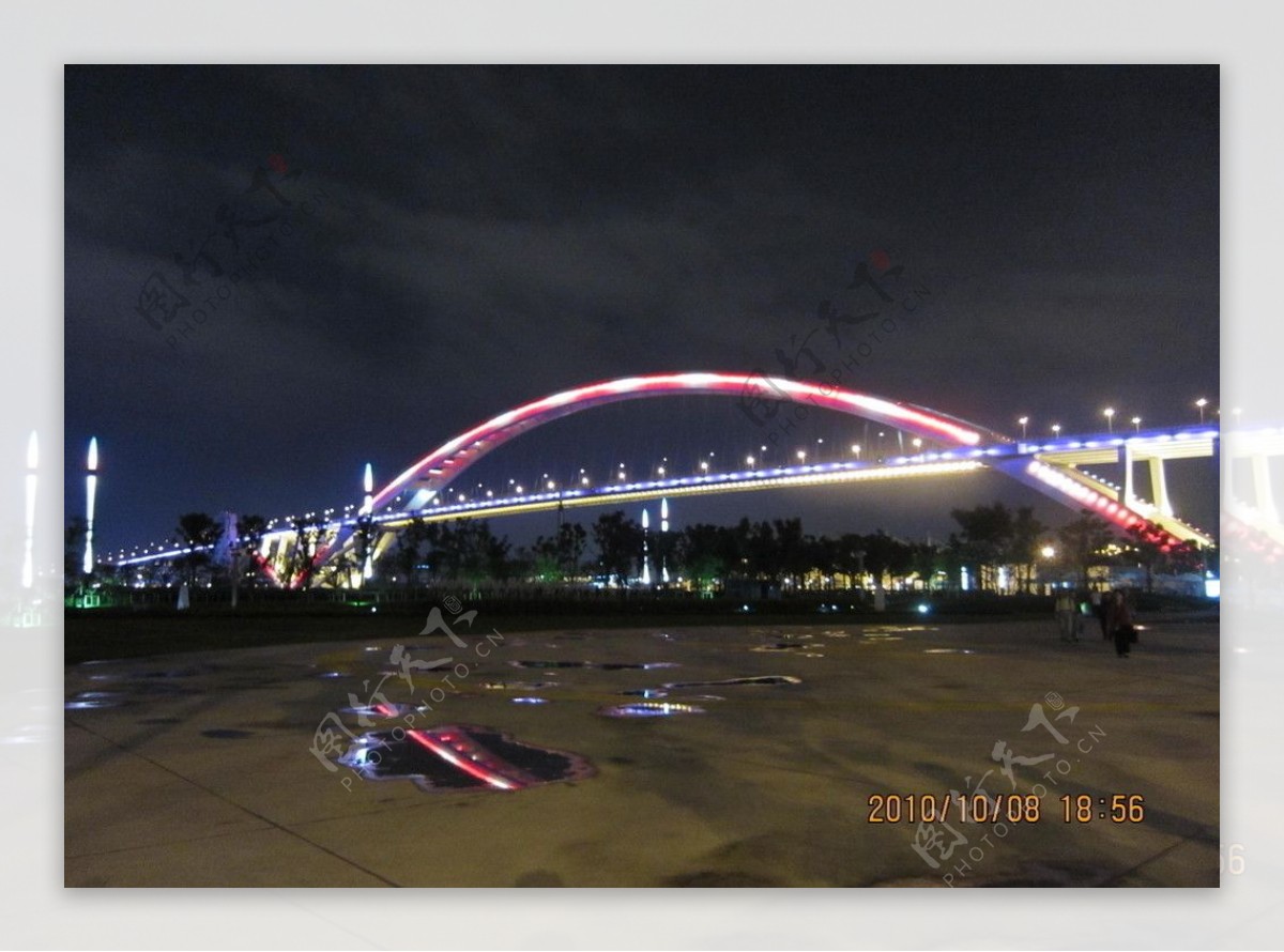 星空下的卢浦大桥图片