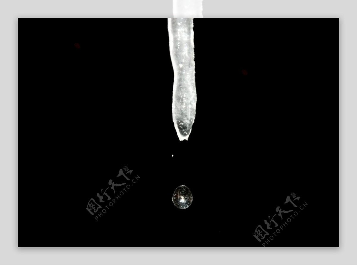 冰柱水滴图片