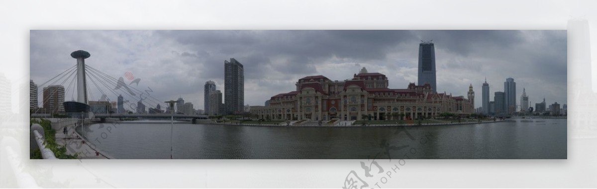 津湾广场迎接雨图片