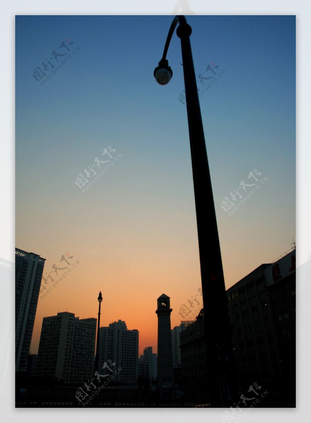 人民广场的街灯图片
