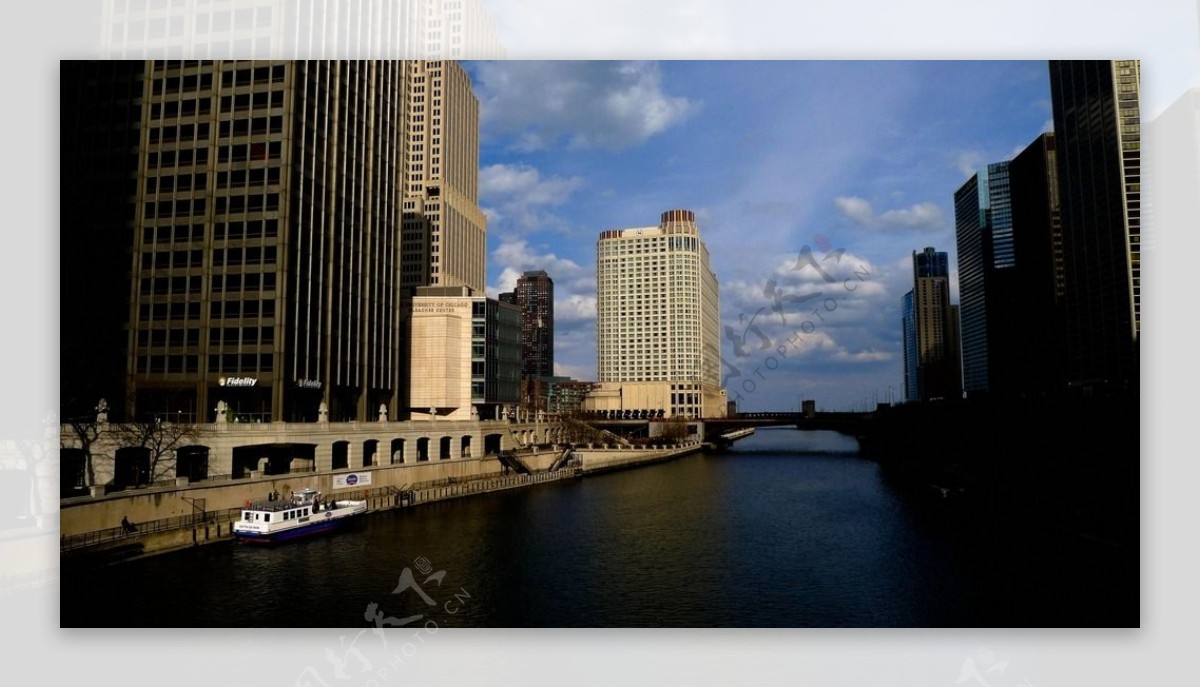 芝加哥河道岸景图片