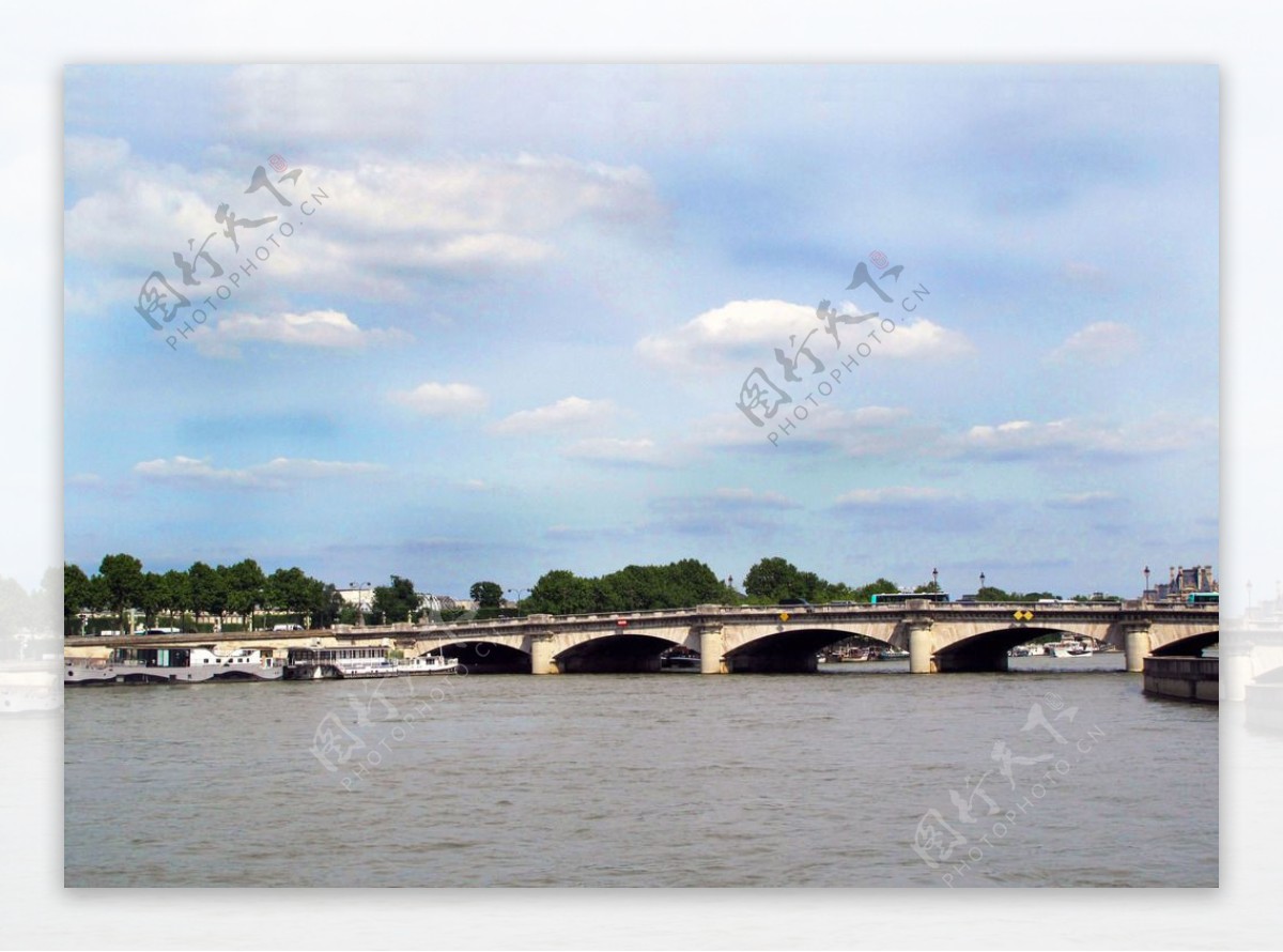 赛纳河上的桥图片