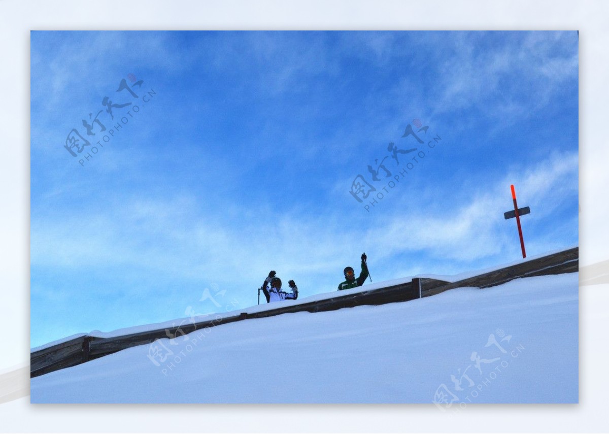 滑雪勇士图片