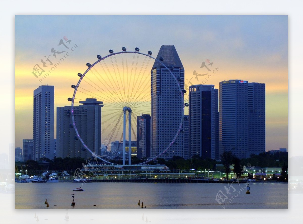 新加坡夕阳下海滨湾图片