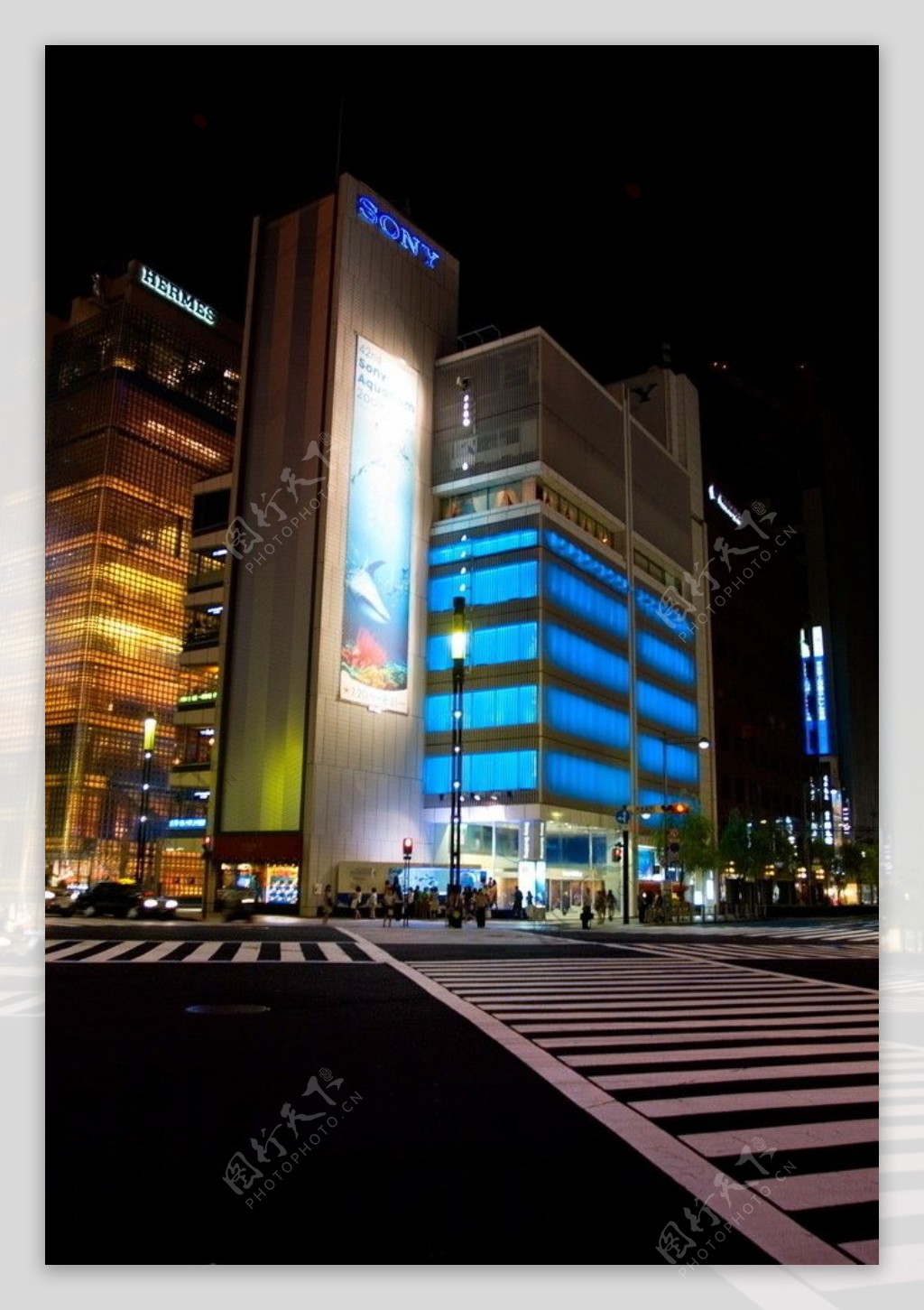 东京银座索尼大厦夜景图片