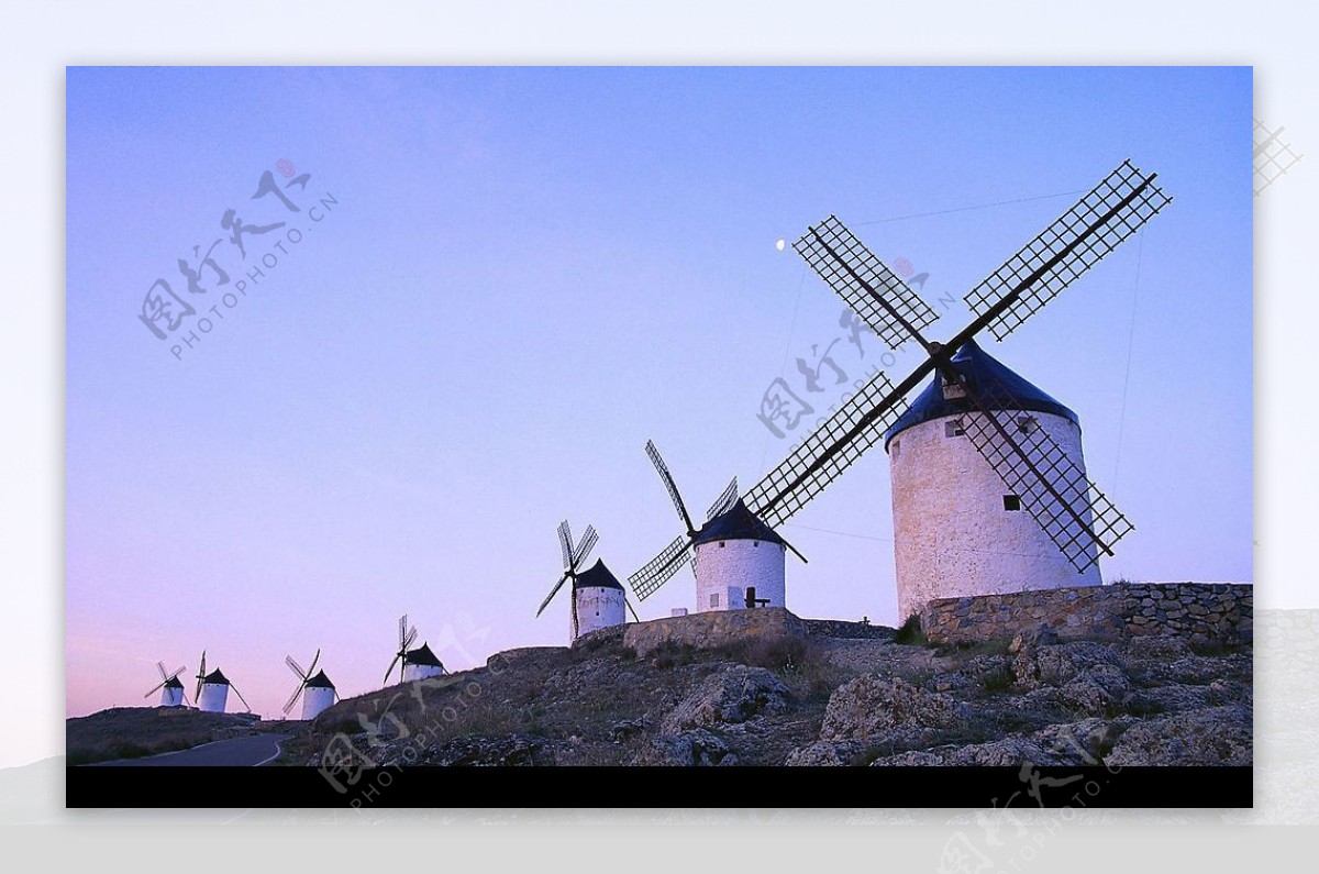 西班牙风车小镇图片
