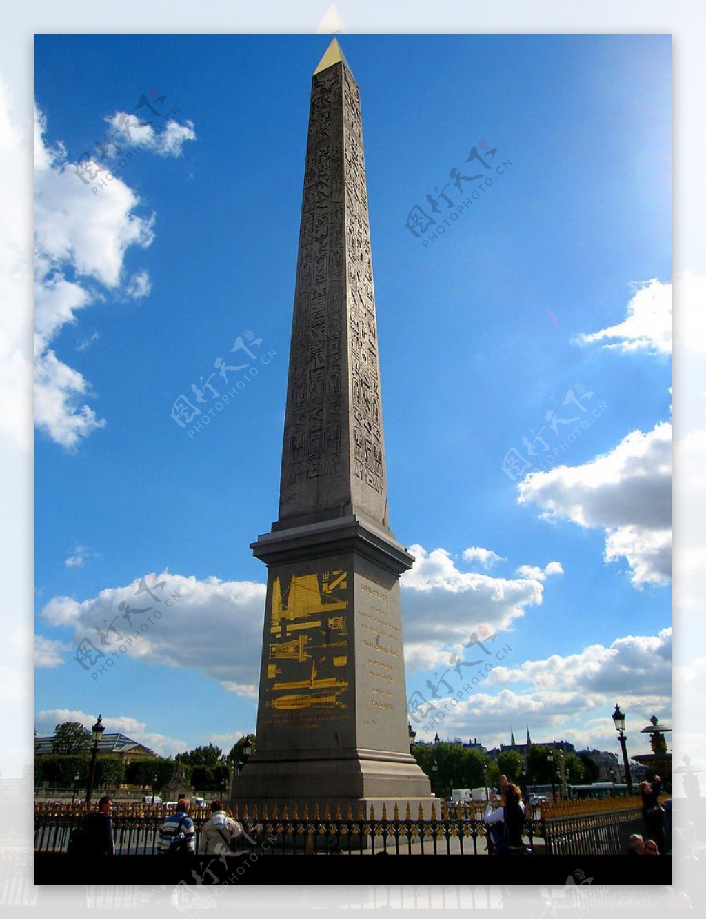 巴黎协和广场的方尖碑图片