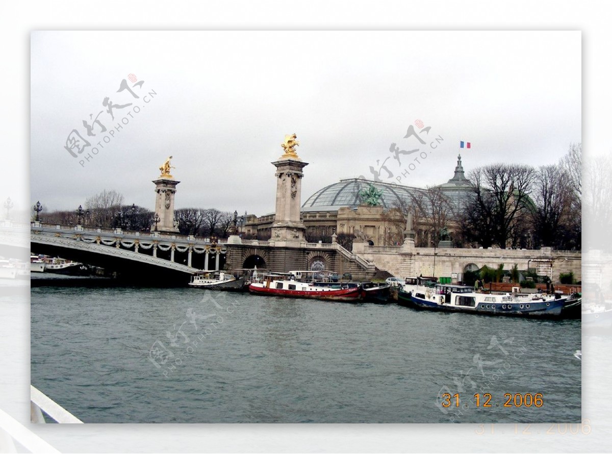 巴黎塞纳河亚历山大三世桥图片