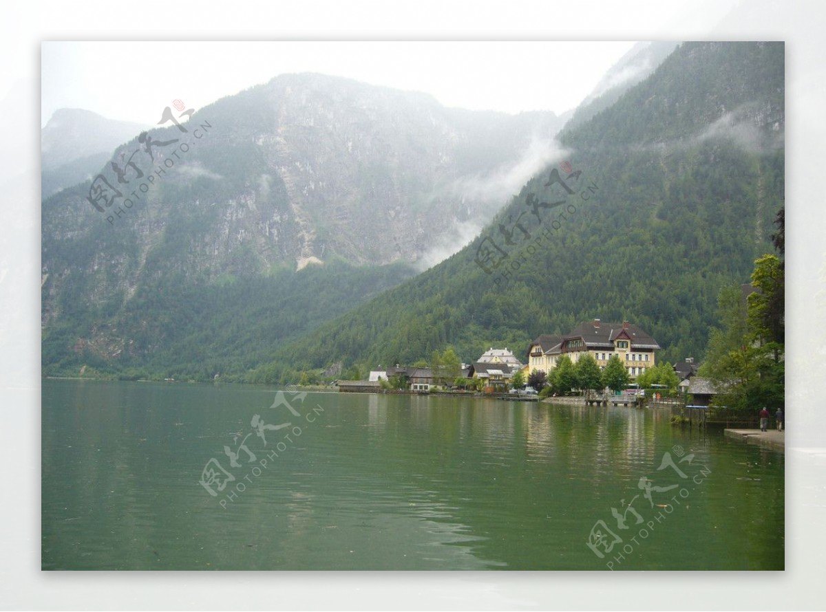 奥地利哈斯塔特青山湖泊图片