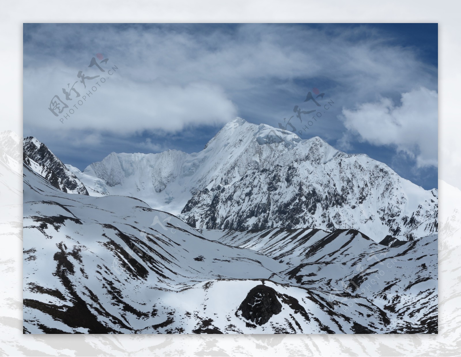 远景雪山图片