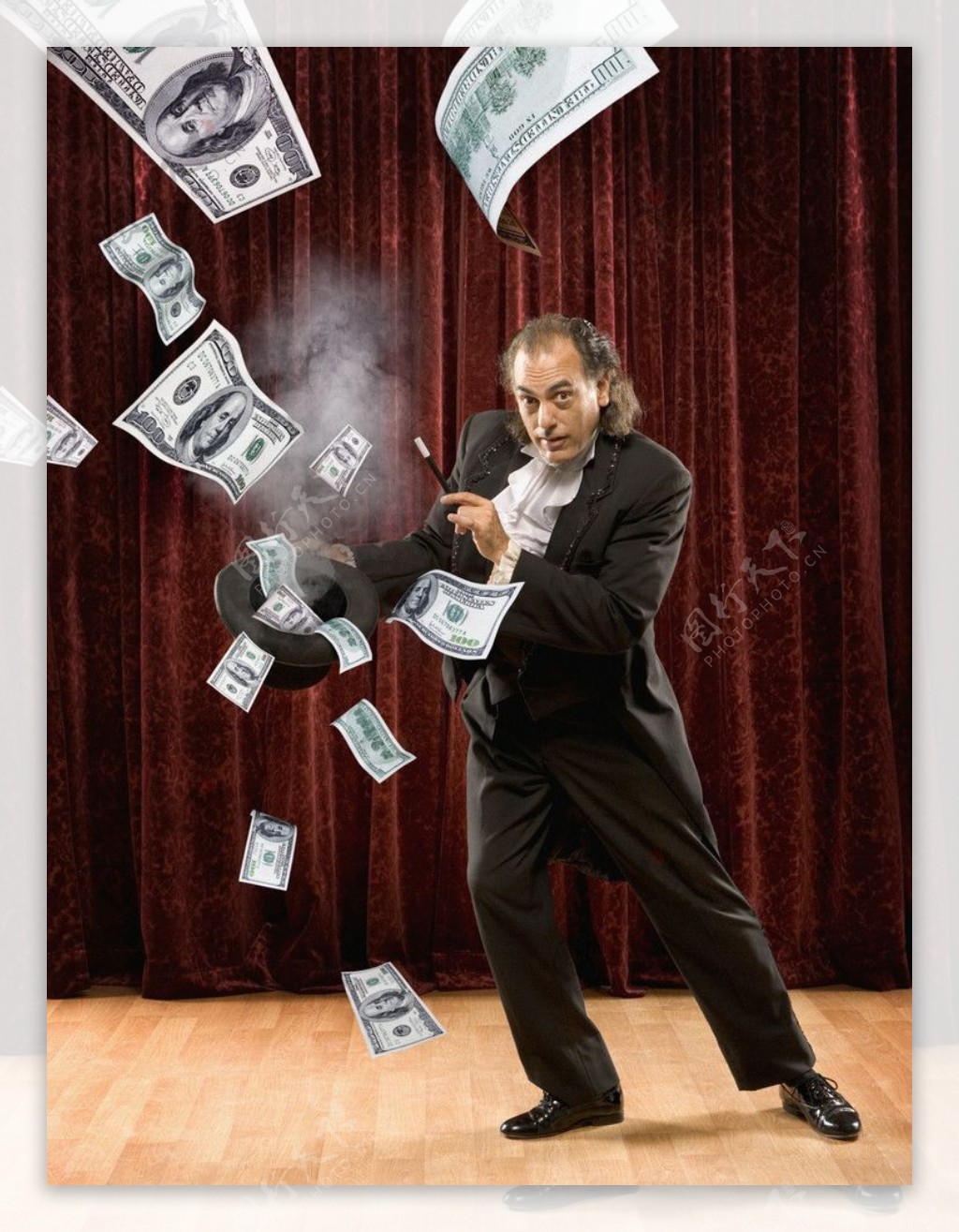 变出金钱的商务魔术师图片