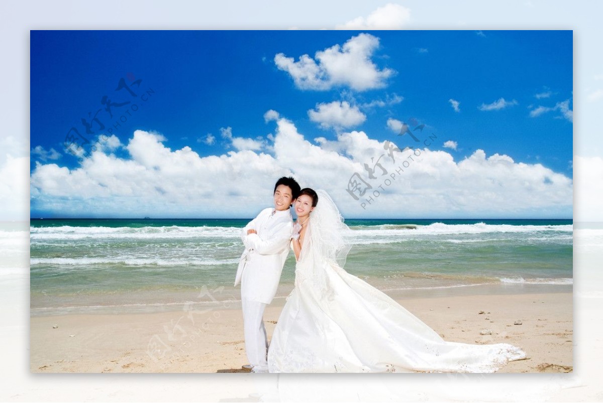 浪漫的海边婚纱摄影图片