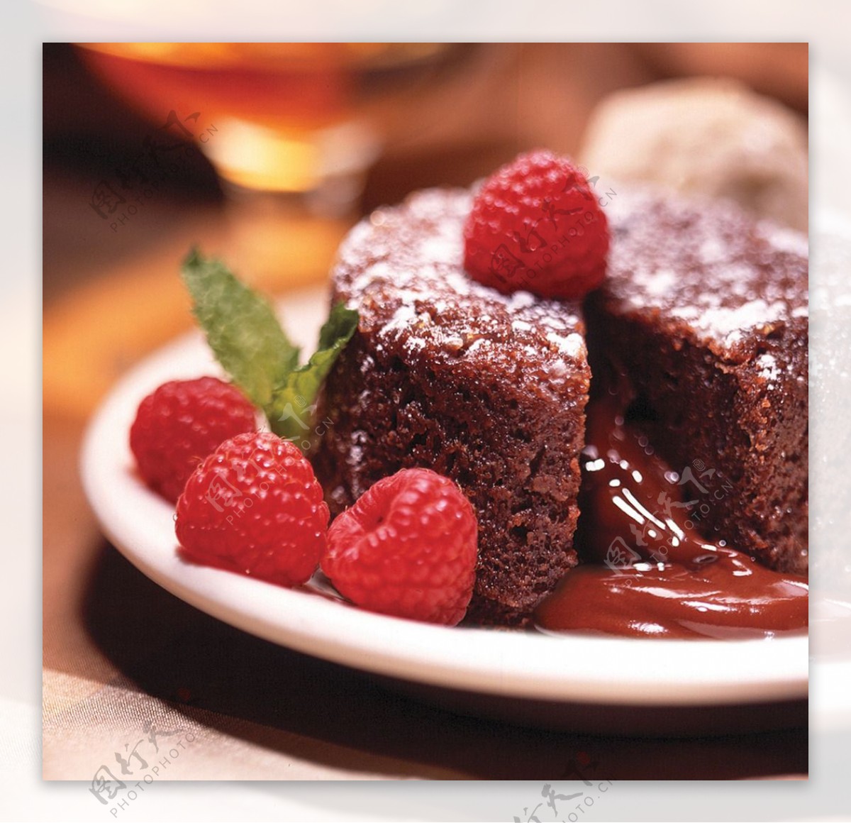 巧克力熔岩浆蛋糕图片
