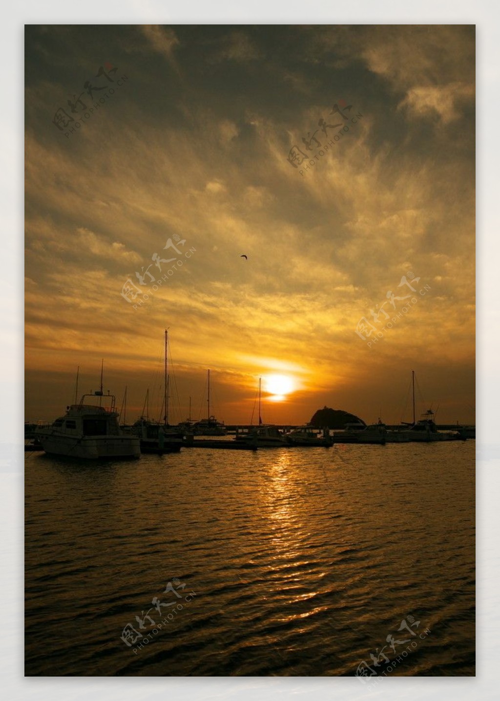 港湾夕阳图片