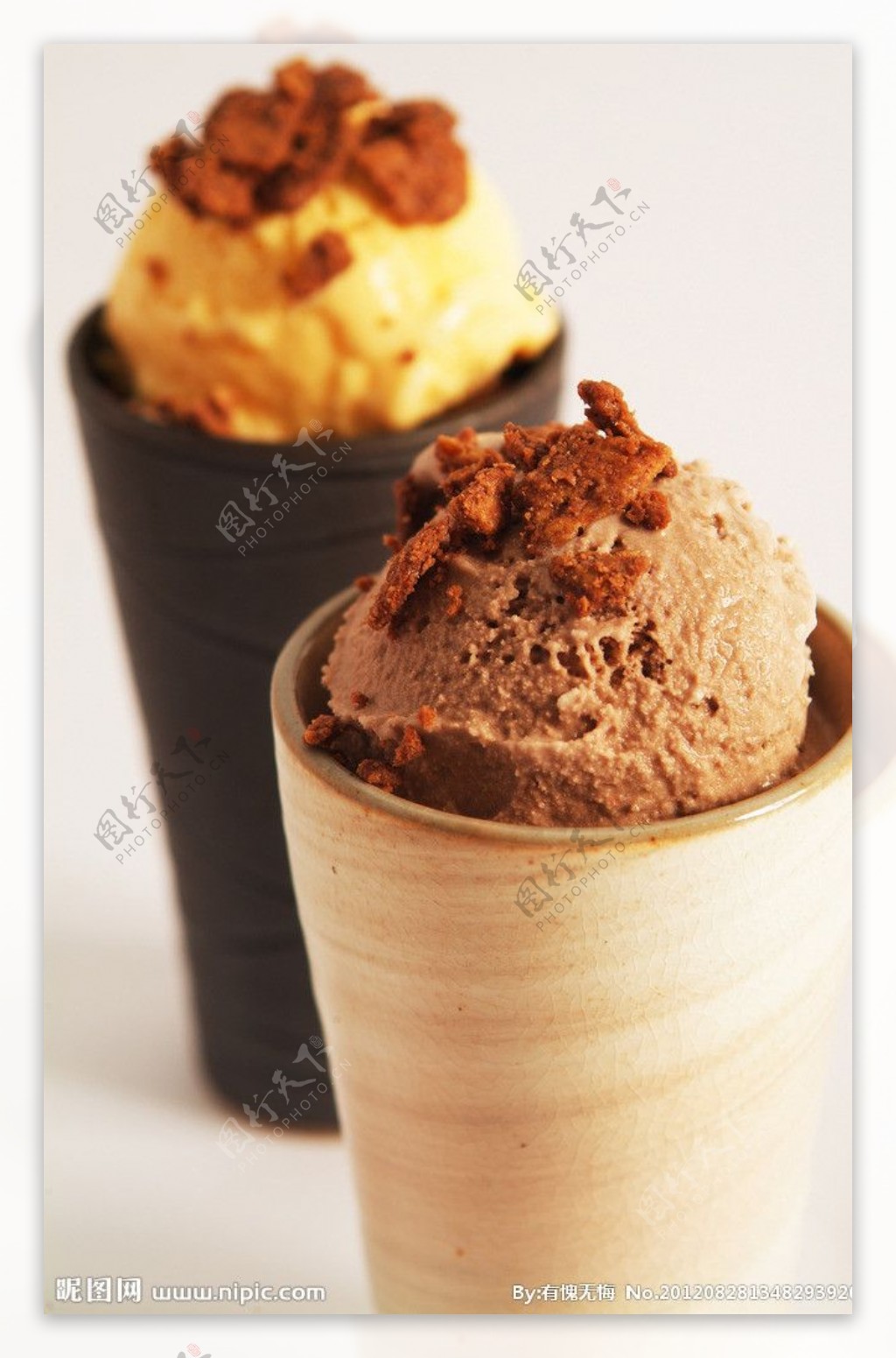 巧克力冰淇淋甜品摄影图高清摄影大图-千库网