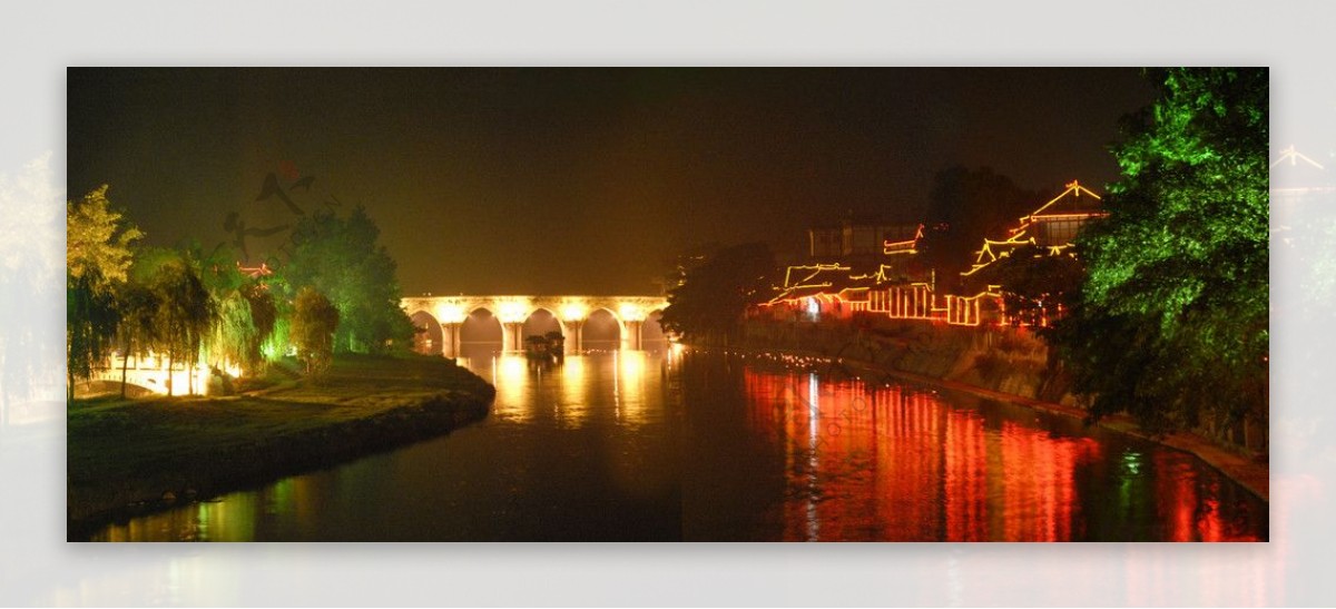 古桥江边夜景图片