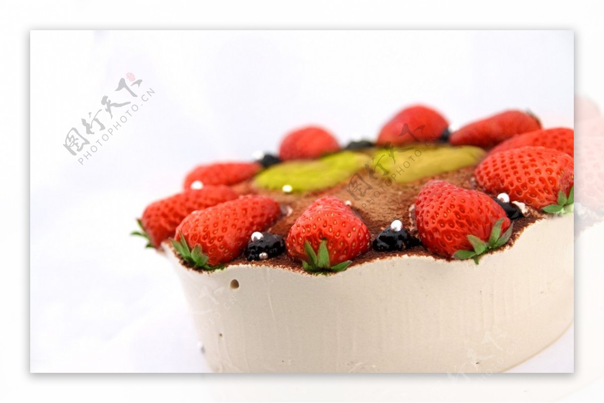 草莓慕斯蛋糕图片