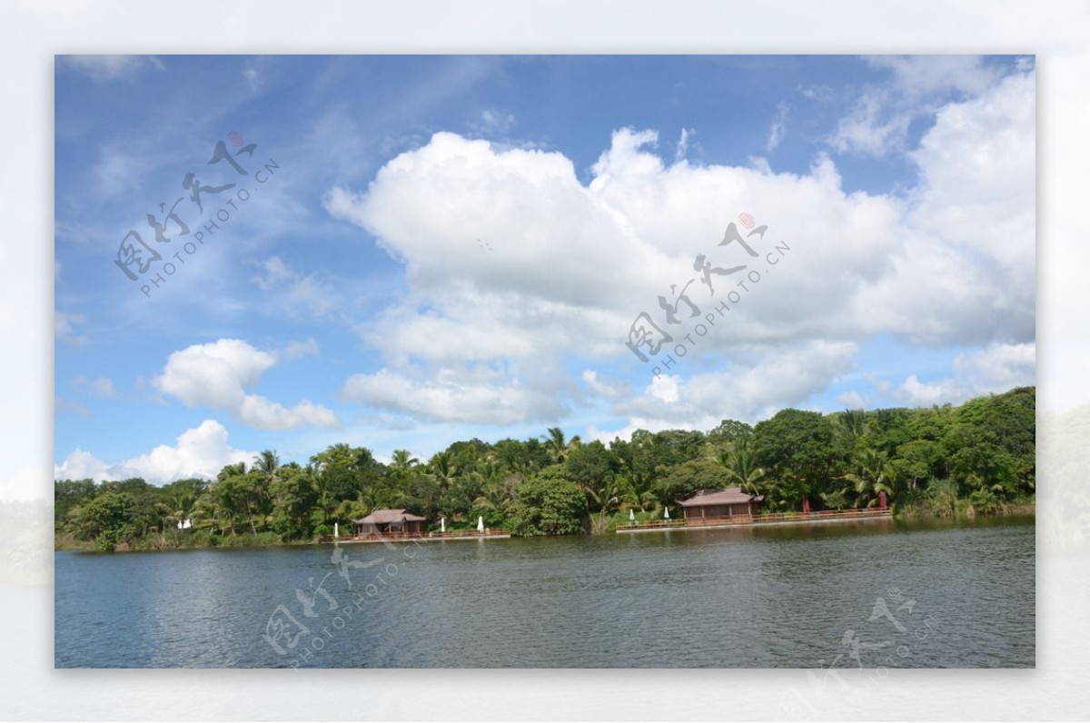 湖边景观图片