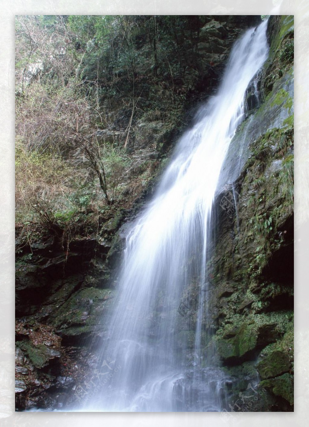 瀑布高山流水图片