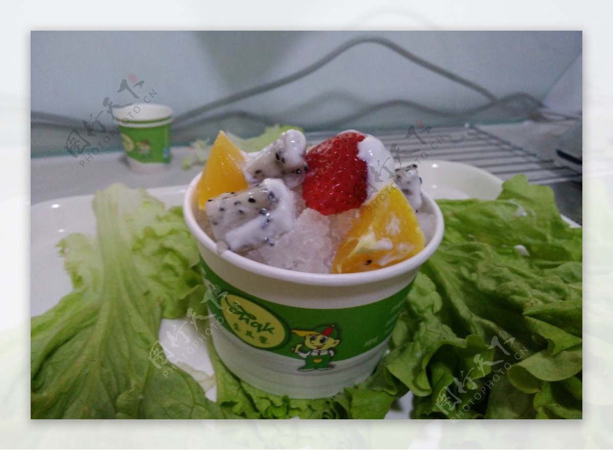 酸奶水果沙冰图片