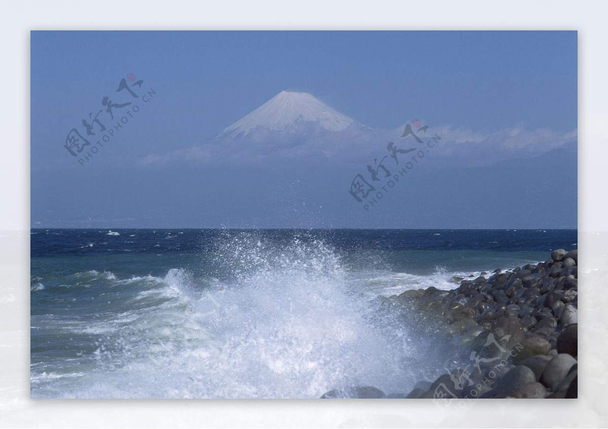 浪涌富士山图片