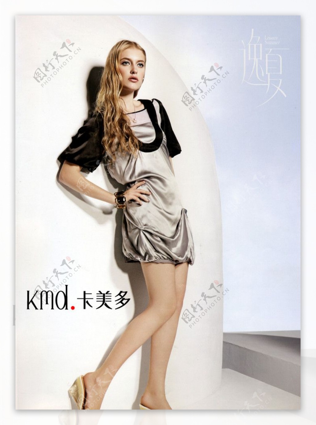 卡美多LOGO形象代言金发女郎时尚超短裙个性凉鞋夏季新品600DPIJPG图片