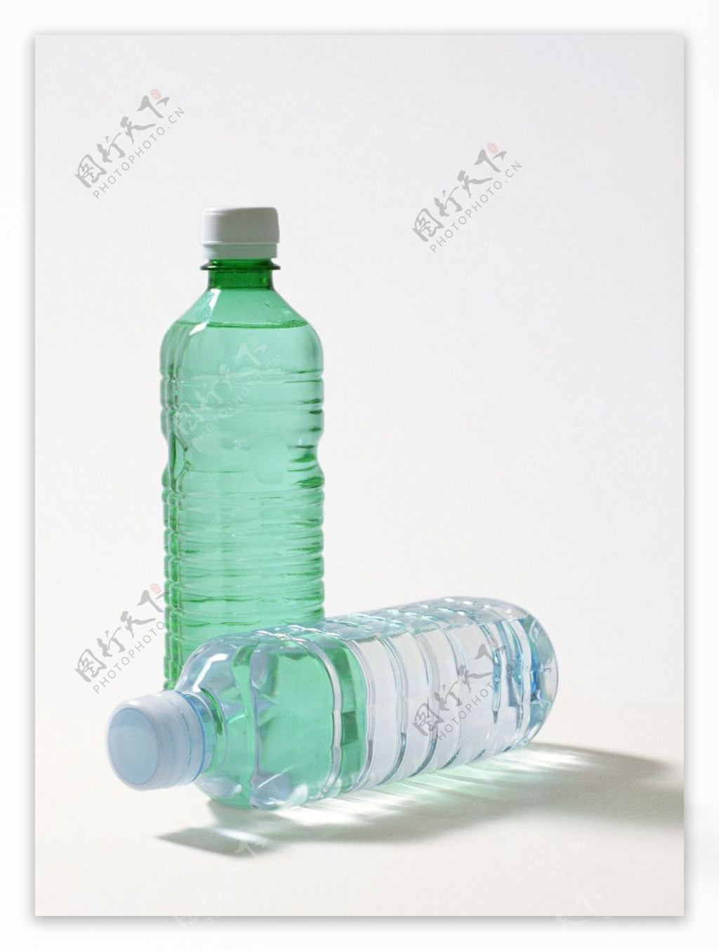 矿泉水瓶图片