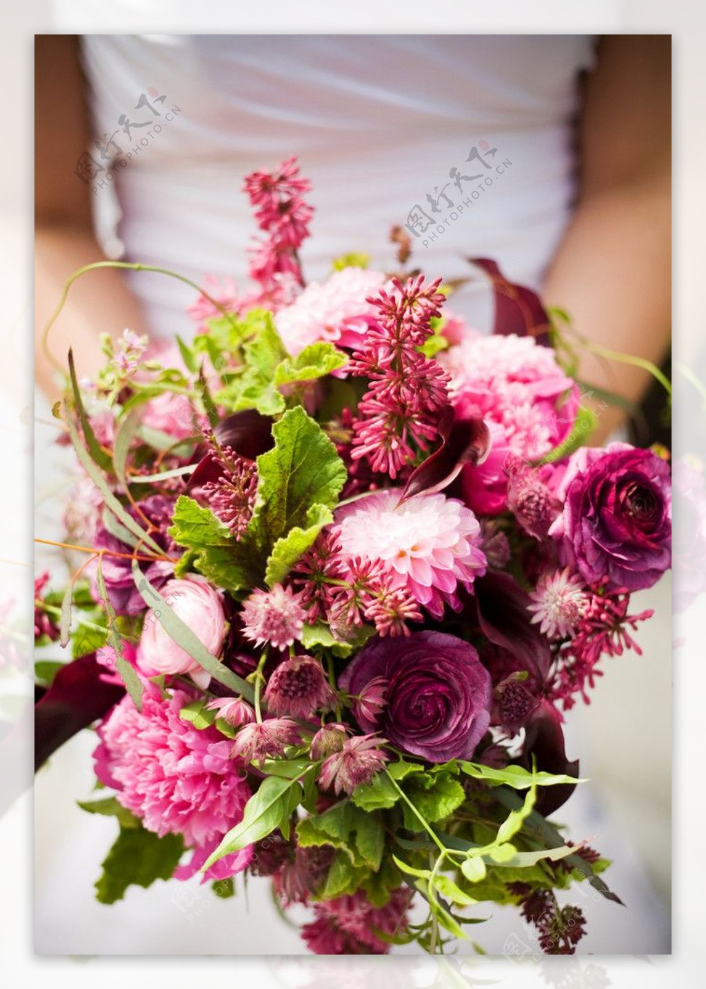 粉色婚礼花束图片