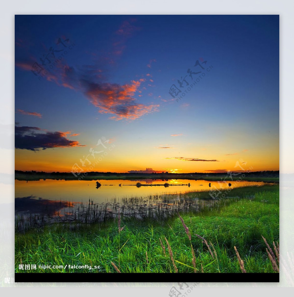 夕阳湖光图片