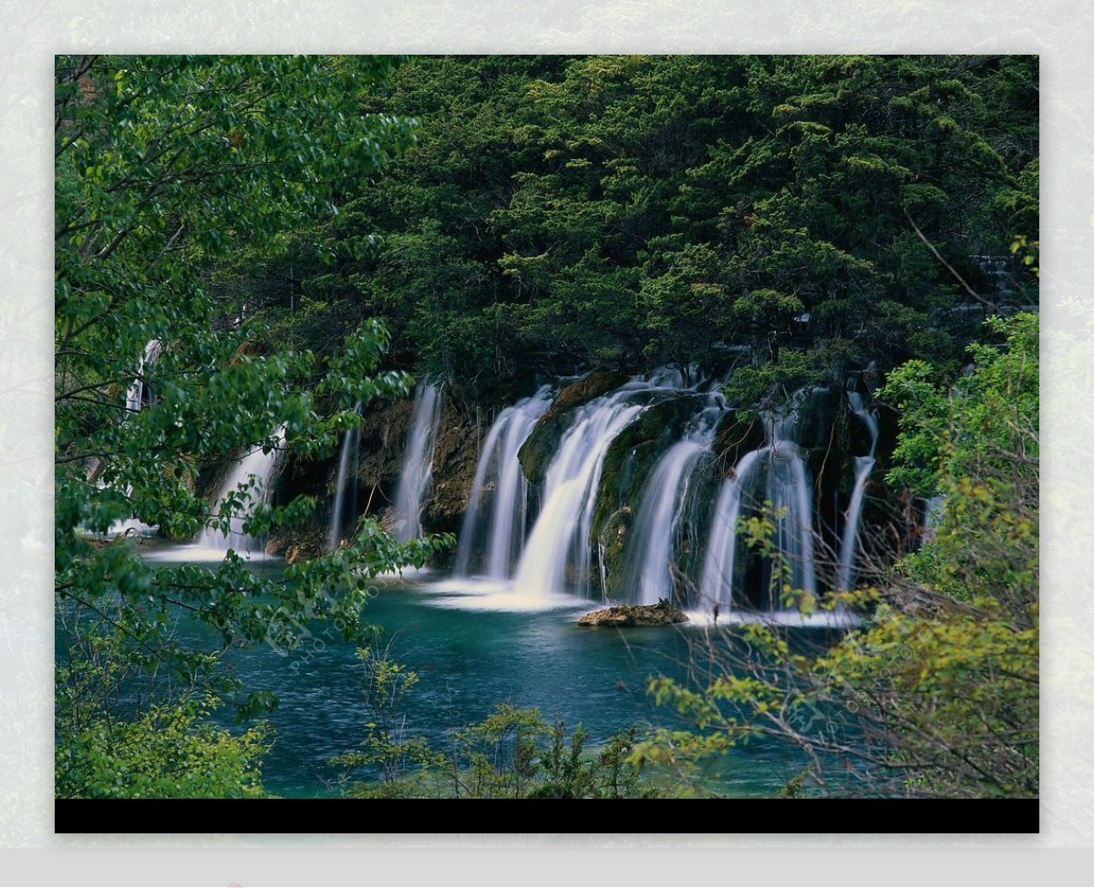 高清风景照清溪自然瀑布图片