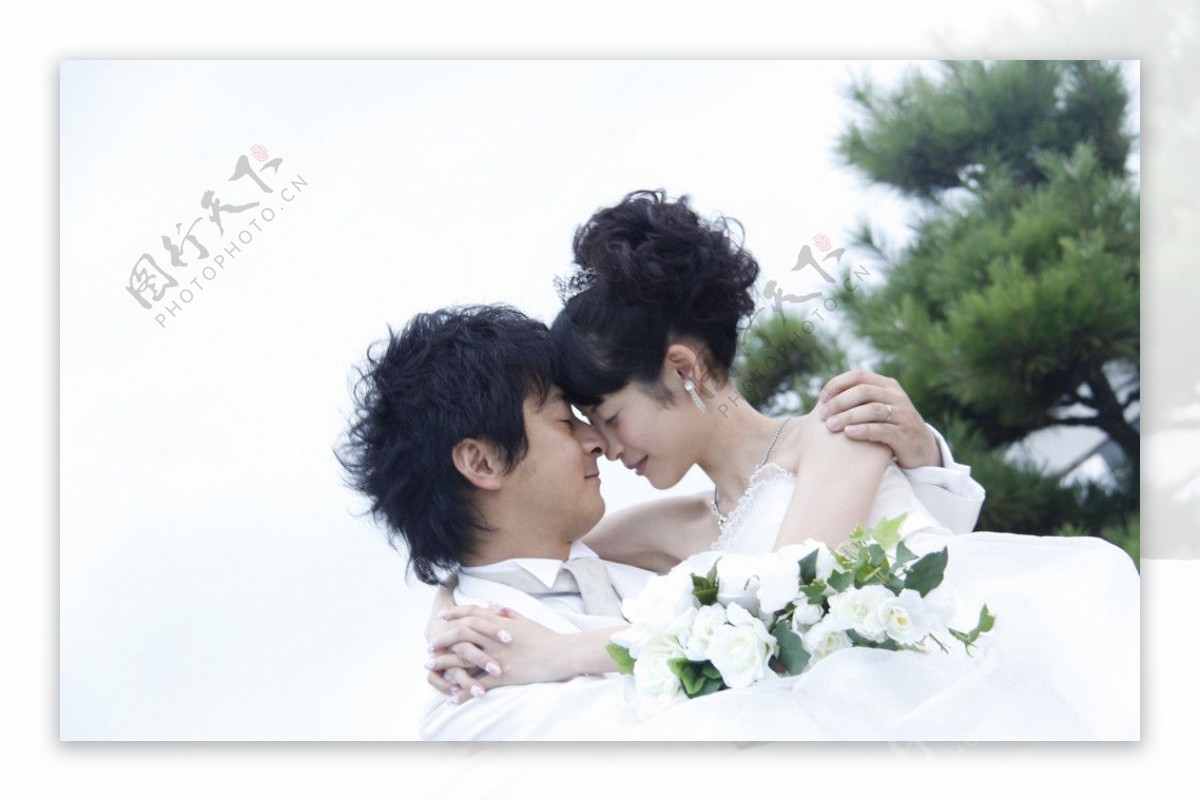 生活中的演戏中的情侣中国伉俪婚纱结婚结婚照亲密无间幸福图片