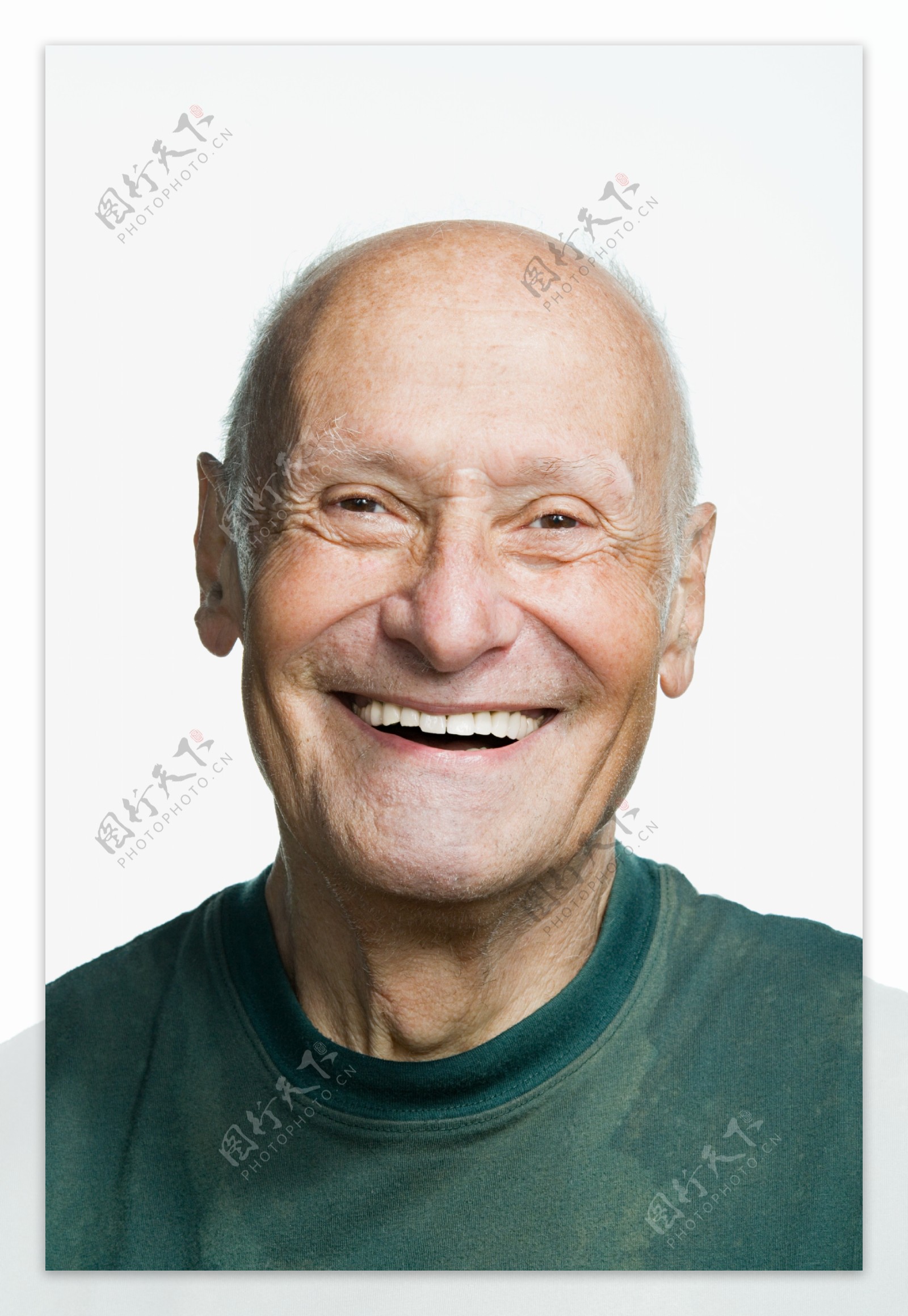 高兴的老年人表情图片