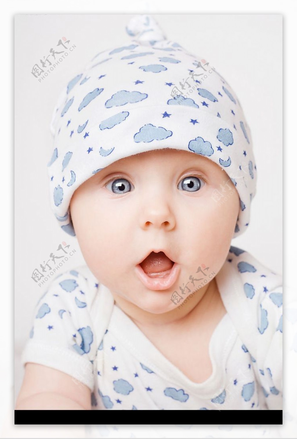婴儿表情图片