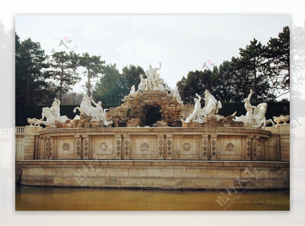 维也纳美泉宫皇家花园海神喷泉