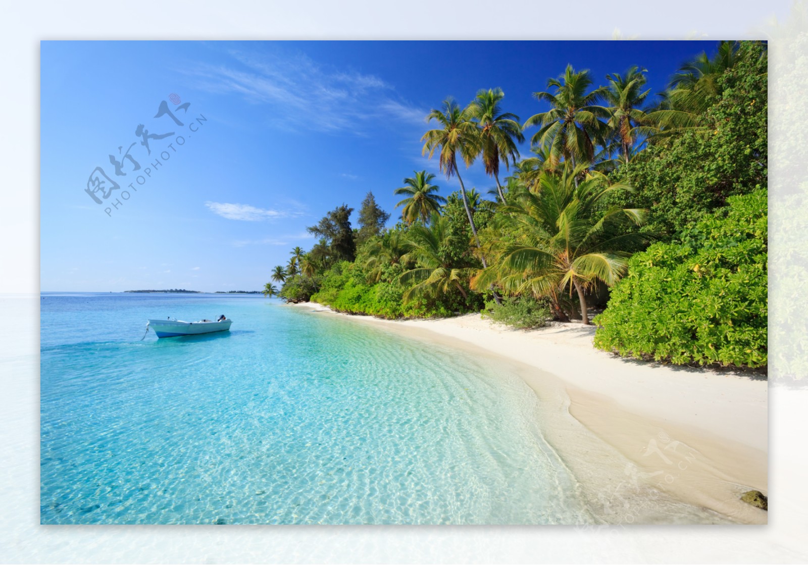 马尔代夫海滩小船