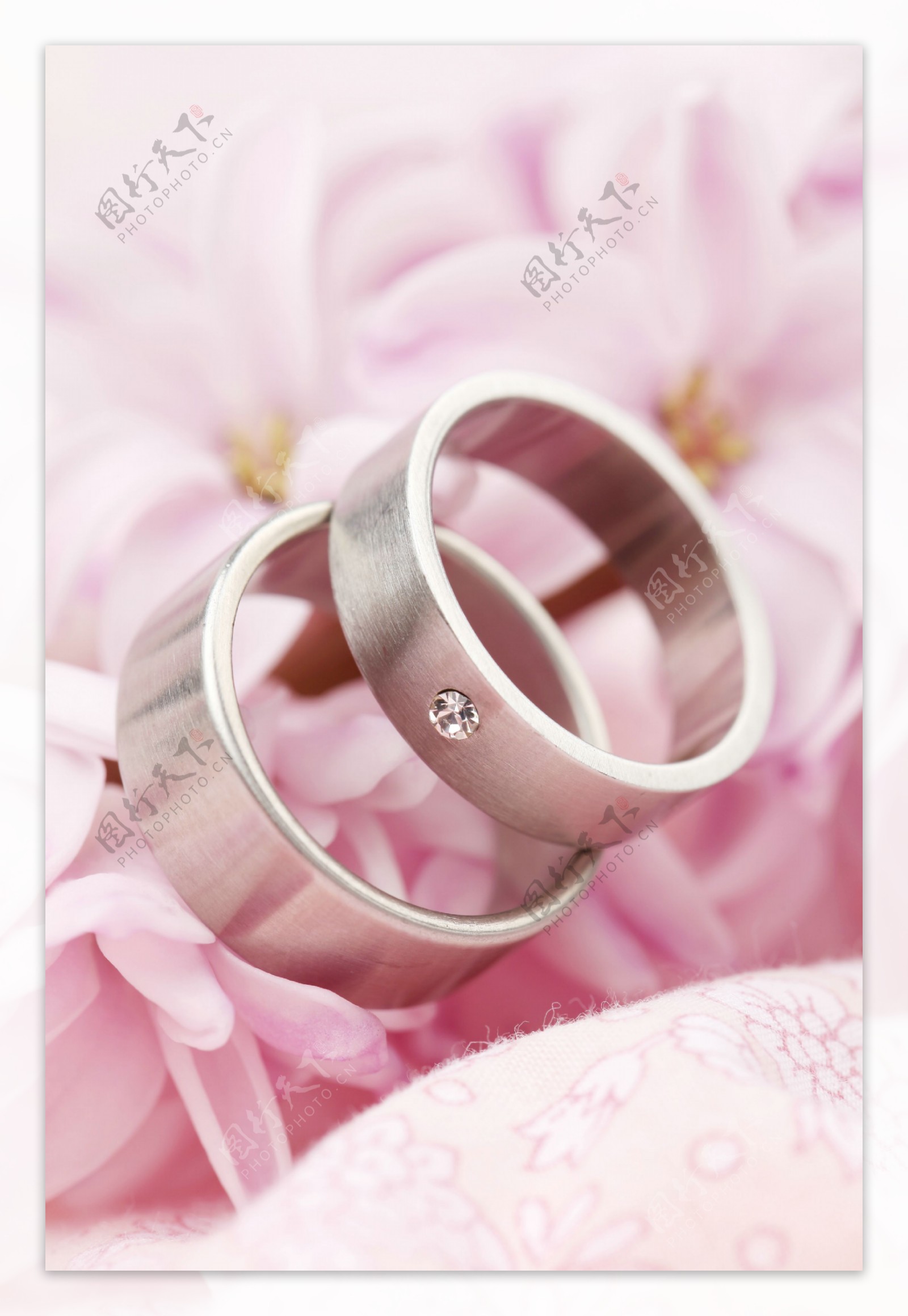 婚庆情侣戒指图片